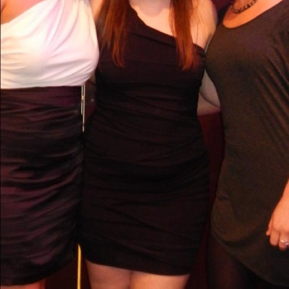 Black One Shoulder Dress - Picture 4 of 4